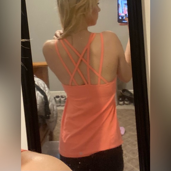 athletic tank top - Picture 2 of 5
